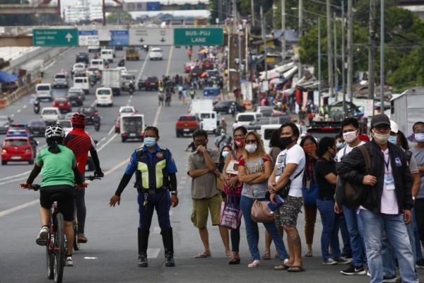 Meski Manila Membuka Penguncian, Tetapi Banyak Warganya yang Memilih Untuk Tetap di Rumah Karena Ketakutan Akan Virus Corona