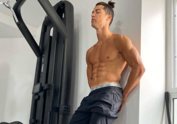 Ternyata Ini yang Membuat Cristiano Ronaldo Tak Jatuh Miskin Selama Lockdown Akibat Covid-19 (foto/int)