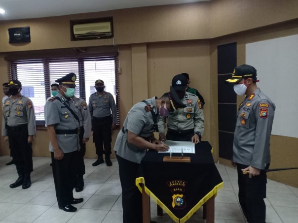 Kapolres Bengkalis AKBP Hendra Gunawan pimpin sertijab Kapolsek Bantan.