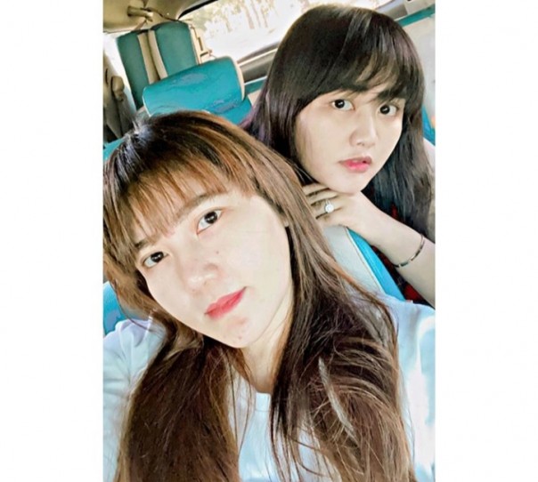 Via Vallen Selfie Bareng Adiknya yang Cantik, Netizen: Punya Kembaran (foto/int)