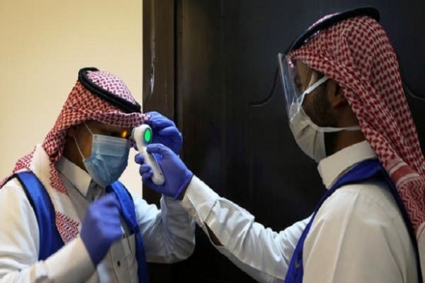 Pengecekan suhu badan dilakukan di sejumlah tempat di Arab Saudi