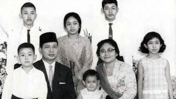 Di Usia Hampir 100 Tahun Soeharto, Publik Masih Menanti Kemunculan Anak-Cucunya di Panggung Politik