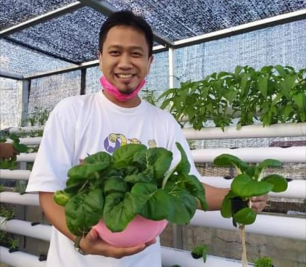Dompet Dhuafa Riau Tanam dan Panen Sayur Mayur Hidroponik di Rofftop Kantor (foto/ist)