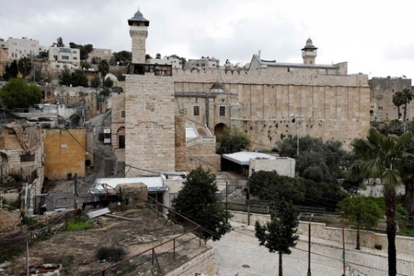 Masjid Ibrahimi di Kota Hebron, yang di dalamnya diyakini terdapat makam Nabi Ibrahim AS. Foto: int 