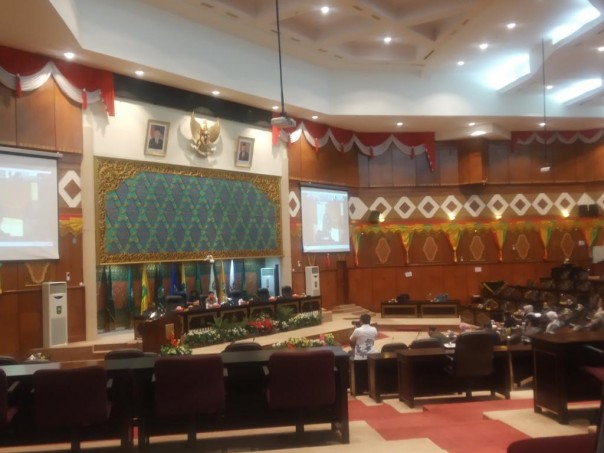 Rapat paripurna DPRD Riau dilakukan secara daring 