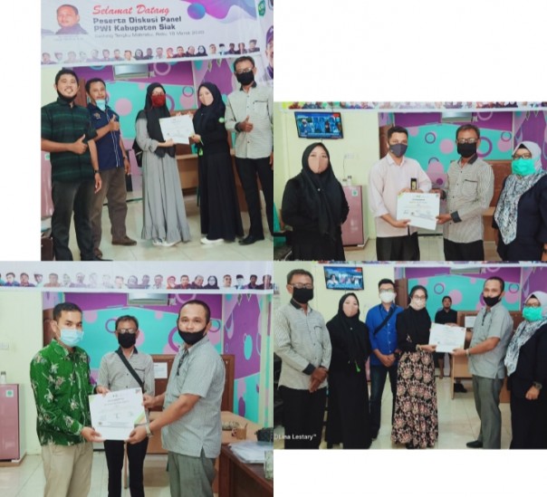 PWI Siak Serahkan Hadiah Pemenang Lomba Karya Tulis Sempena HPN 2020 (Foto/ist)