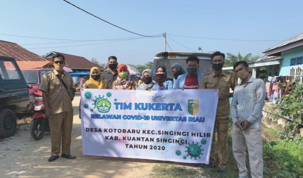 Pengabdian Tim KKN Relawan Mahasiswa UNRI di Desa Kotobaru Kuansing (foto/int)