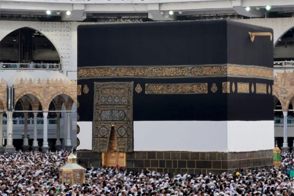 Jemaah haji mengelilingi Kabah tahun lalu. FOTO/Reuters