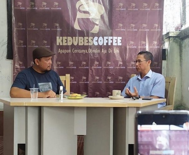 Acara bincang-bincang di Kedubes Coffee dengan narasumber Dr. M.Ikhsan