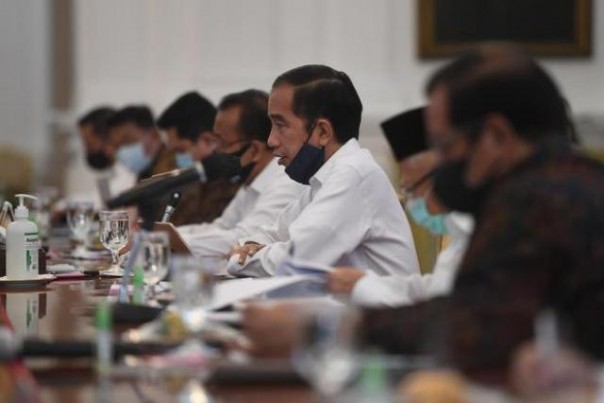 Presiden Jokowi memimpi rapat kabinet (Ilustrasi). Foto: int  