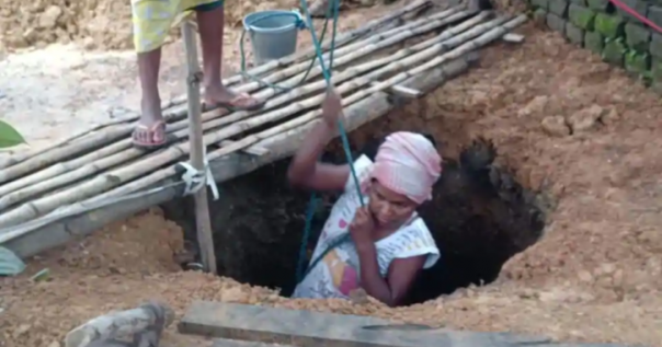 Wanita Ini Nekat Menggali Sumur Sedalam 15 Kaki Untuk Ibunya Yang Sakit, Ternyata Ini Alasannya ...