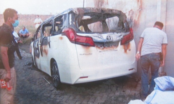 Mobil mewah milik Via Vallen yang dibakar oleh pria bernama Pije