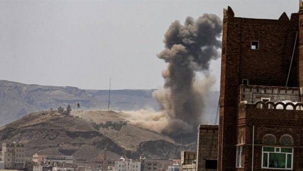 Koalisi yang Dipimpin Saudi Menghantam Daerah-daerah yang Dikuasai Houthi Dalam Sebuah Serangan Udara