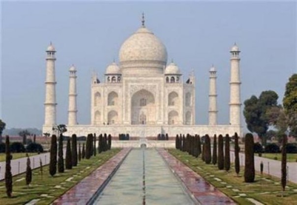 Infeksi Covid-19 India Masih Tinggi, Taj Mahal Malah Dibuka, Pengunjung Dilarang Sentuh Marmer (foto/int)