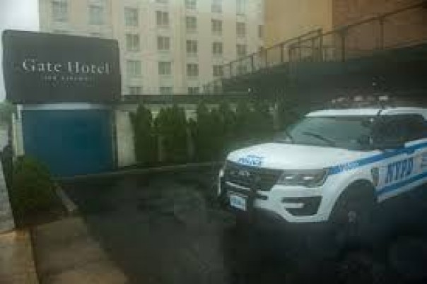 Seorang Wanita Meninggal Dalam Sebuah Serangan Nyata di Hotel Queens