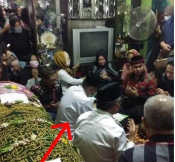 Pasangan Asal Sulawesi Ini Nekat Menikah di Depan Jasad Seorang Pria yang Baru Meninggal Lima Jam yang Lalu, Ternyata Ini Alasannya...