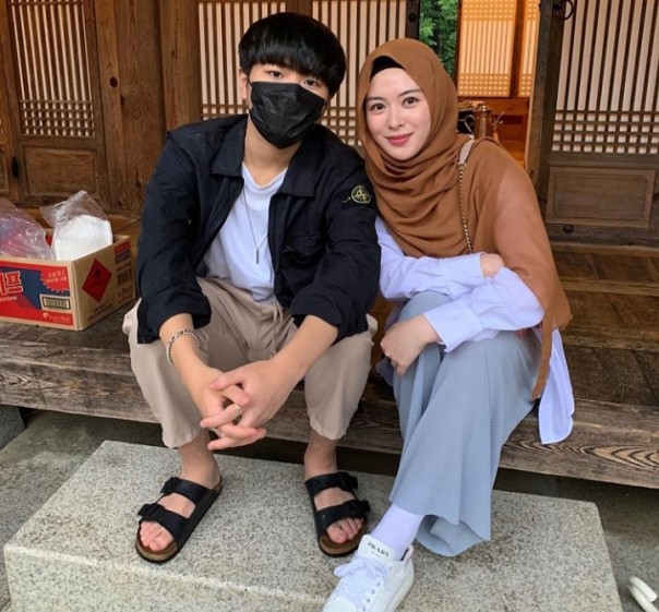 Ayana Moon Unggah Foto Bersama Adiknya, Netizen: Tipe Adik Ipar Kakak Seperti Apa? (Foto/int)