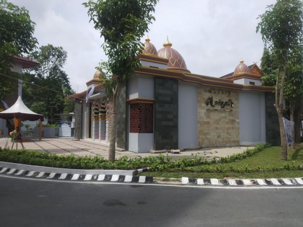 Masjid Al Mizan yang diresmikan Kejati Riau 