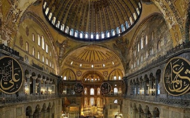 Interior Hagia Sophia (ilustrasi). Foto: int 