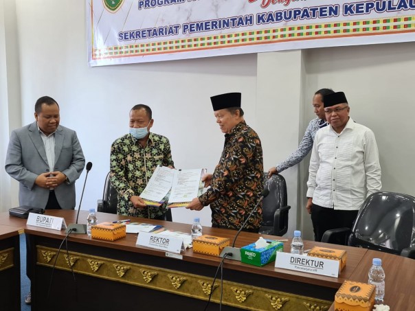 Penandatanganan Nota Kesepakatan Memory of Agreement antara Universitas Islam Riau dengan Sekretariat Pemerintah Kabupaten Kepulauan Meranti pada Jum'at siang (17/07 2020).