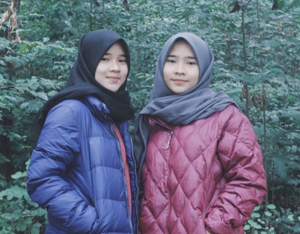 Viral Pendaki Gunung Cantik Kembar, Netizen Baper Merasa Ingin Memiliki (foto/int)