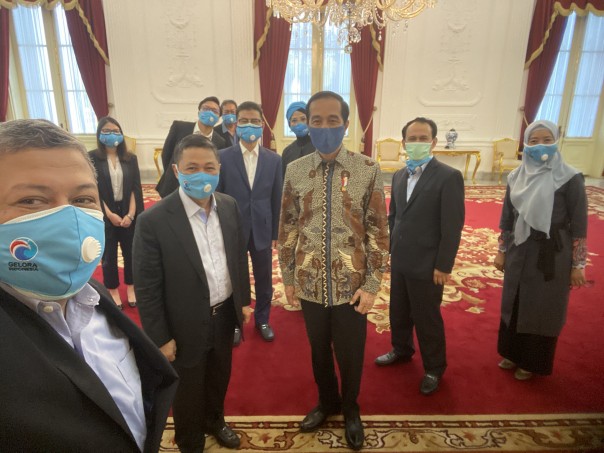 Waketum Gelora, Fahri Hamzah dan pengurus Partai Gelora lainnya saat bertemu dengan Presiden Jokowi