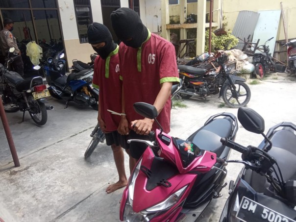 Foto pelaku pencurian sepeda motor di Parkiran Hotel Pesona Pekanbaru.
