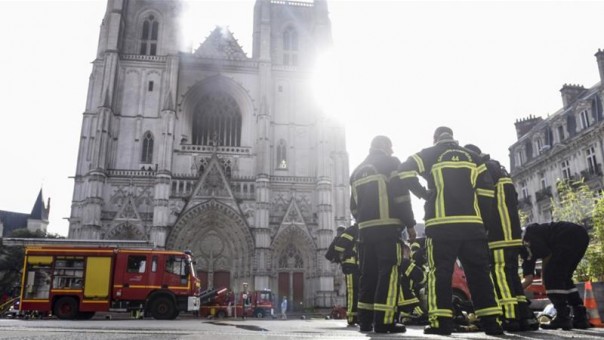 Seorang Relawan Gereja Mengaku Membakar Katedral Prancis, Ini Alasannya...