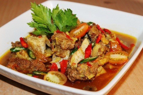 Resep Pindang Daging Sapi Bumbu Hitam | RIAU24.COM