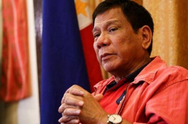 Presiden Filipina Duterte suruh orang pakai masker hasil rendaman bensin untuk cegah Corona (foto/int)