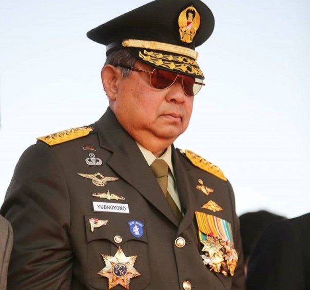 SBY Pakai Seragam Lengkap TNI AD dan Bintang Empat, Netizen: Kangen Presiden Pro Rakyat (foto/int)