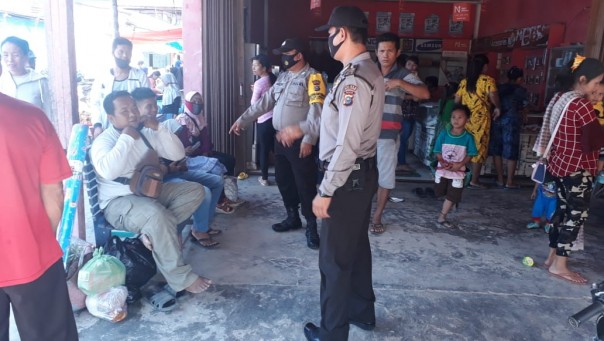 Polsek Langgam Gelar Patroli C3 dan Sosialisasi Antisipasi Penyebaran Covid-19 di Pasar Sagati