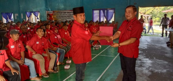 17 Ranting se Kecamatan Pangean, Dilantik Oleh Ketua DPC PDI Perjuangan Kuansing (foto/int)