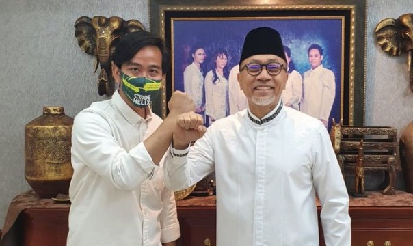 Ketum PAN, Zulkifli Hasan saat menerima putra sulung Jokowi Gibran Rakabuming