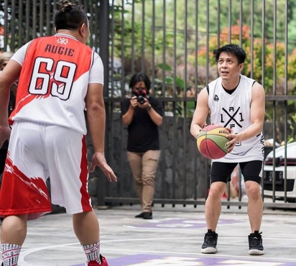 Ariel Noah Main Basket, Netizen Salah Fokus Sama Otot (foto/int)