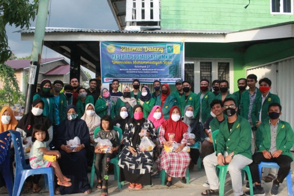 Mahasiswa KKN Universitas Muhammadiyah Riau Dorong Semangat UMKM  dengan Melakukan Sosialisasi serta Pembinaan Usaha