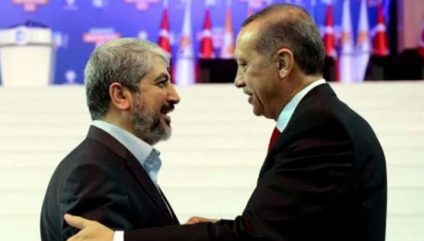 Presiden Turki Racep Tayyip Erdogan dan Wakil Kepala Hamas Saleh al-Arouri. Foto: int 