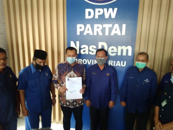 Nasdem Serakan SK Dukungan Untuk 4 Balon Bupati di Riau