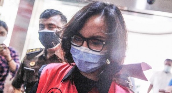 Jaksa Pinangki mengenakan rompi saat diperiksa di Kejagung RI. Foto: int 