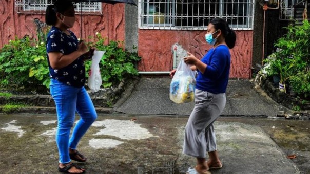 Sepatu Nike Ditukar Dengan Ayam, Aktivitas Barter Melonjak di Filipina Setelah Dihantam Virus Corona