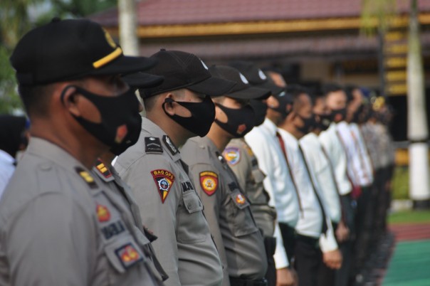 Polres Siak Amankan Pendaftaran 3 Pasang Calon Bupati dan Wakil Bupati (foto/lin)