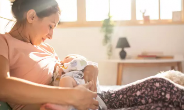 Menyusui Ternyata Mampu Membantu Anda Menurunkan Berat Badan Pasca Melahirkan, Ini Alasannya...