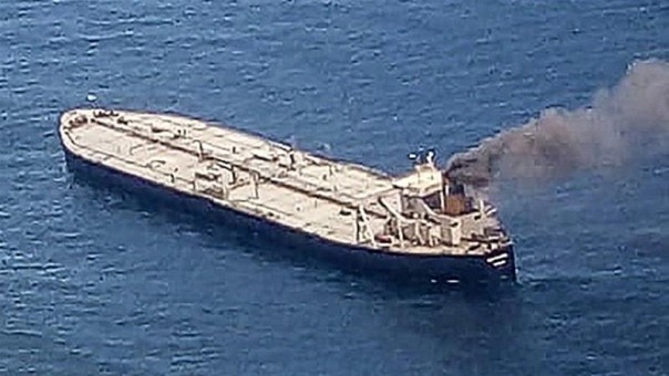 Kapal Tanker yang Terbakar Picu Kekhawatiran Akan Bencana Baru di Samudra Hindia