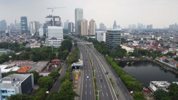 Jakarta Akan Mengevaluasi Kebijakan COVID-19 di Tengah Situasi yang Semakin Mengkhawatirkan