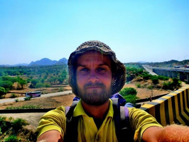 Nekat, Pria Estonia Ini Berjalan Mengelilingi India Dalam Kurun Waktu 7 Bulan