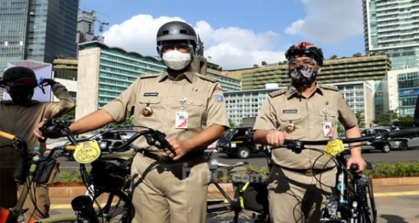 Anies Baswedan memantau kondisi lapangan di Ibukota Jakarta belum lama ini. Foto: int 