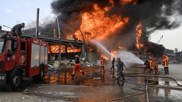Sempat Menyebabkan Kepanikan, Kebakaran Besar di Pelabuhan Beirut Berhasil Dikendalikan