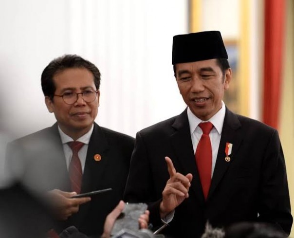 Bikin Gaduh dan Tidak Cerminkan Pejabat Negara, Pengamat Sarankan Jokowi Copot Fadjroel Rachman (foto/int)