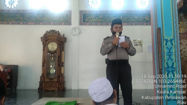 Polsek Kuala Kampar Beri Imbauan Protokol Kesehatan di Mesjid Al Amilin Kelurahan Teluk Dalam