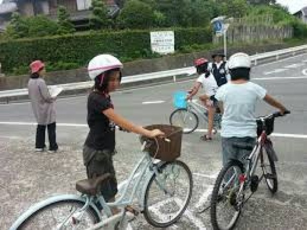 Berhati-hatilah Memilih Jalur Untuk Bersepeda, Denda Jutaan Rupiah Menanti Bagi yang Bersepeda di Jalan Tol